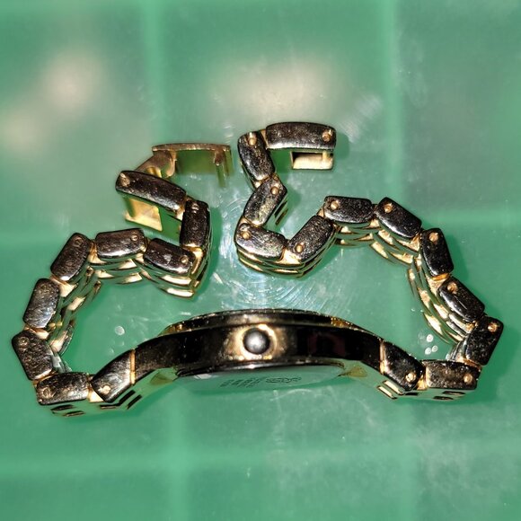 Beautiful Vintage EJ Quartz watch with rhinestones (runs GREAT) 7'' band - Picture 9 of 10